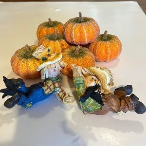9 piece fall decor, 2 Scarecrows and 5 Pumpkins.